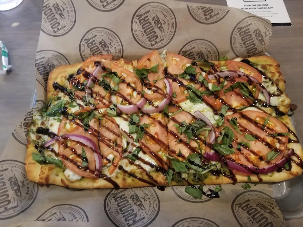 Pizza Margherita Flatbread